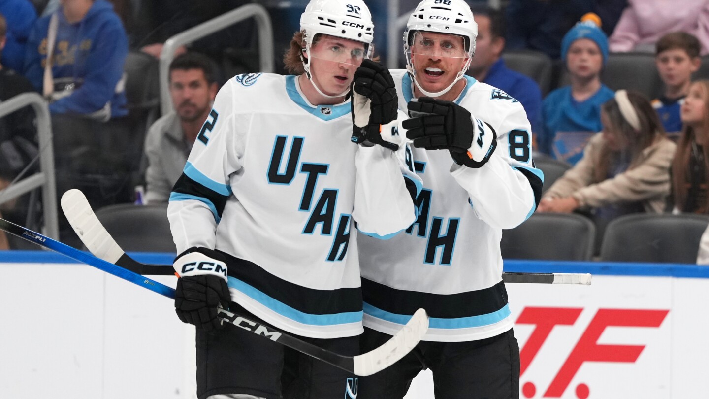 Logan Cooley has natural hat trick in 1st period, Mammoth hold off Blues 7-4