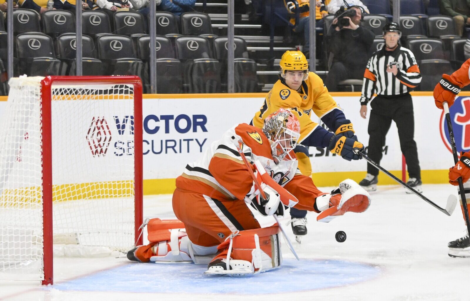 Enforcer Ross Johnston leads Ducks' offense in win over Preds - The Rink Live