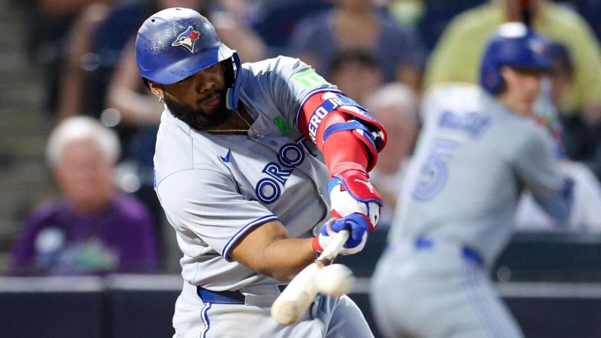 Today's top games to watch, best bets, odds: MLB playoffs, WNBA Finals, NHL and more