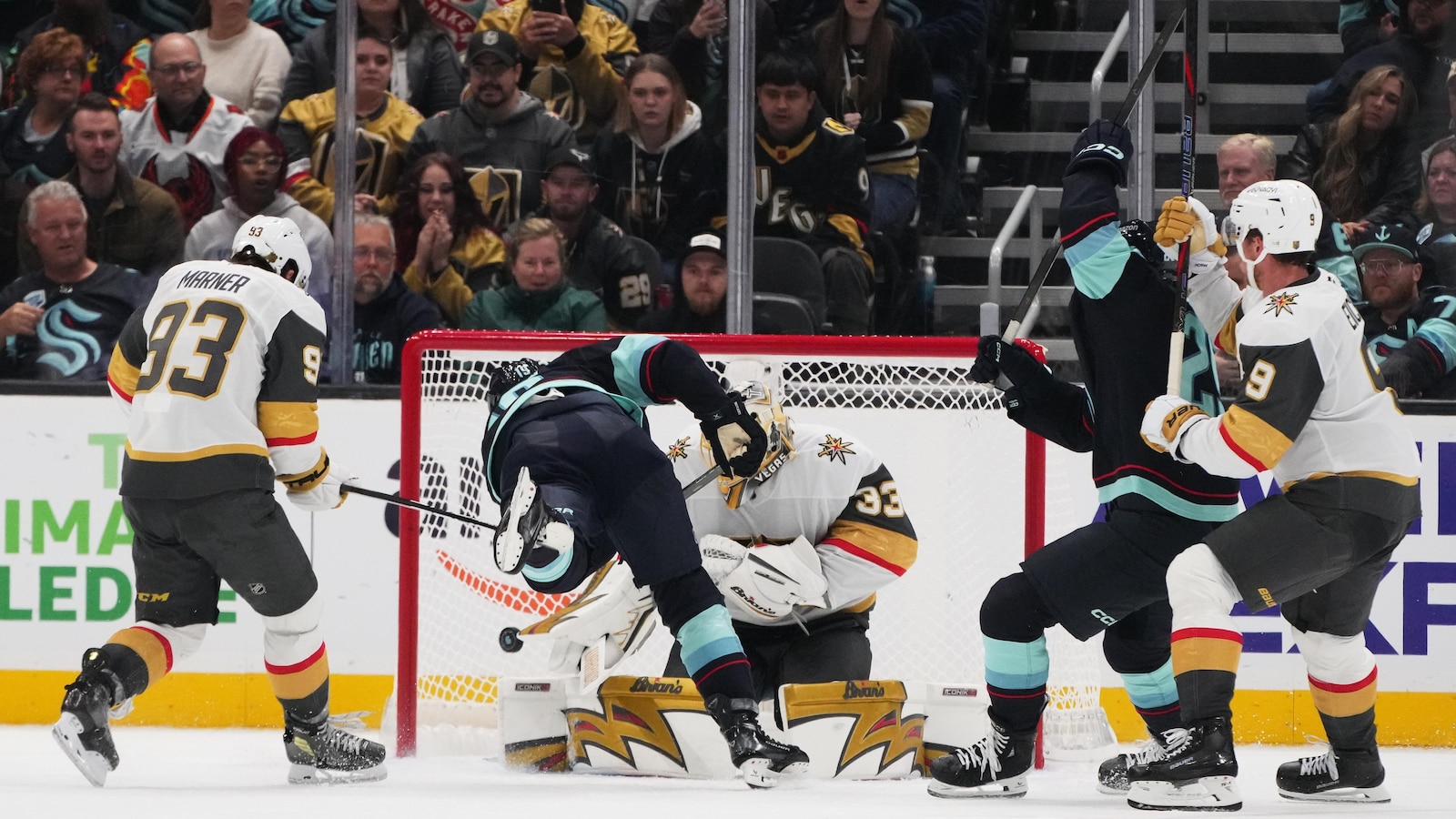 McCann scores with 3.8 seconds left in OT, Kraken beat Golden Knights 2-1