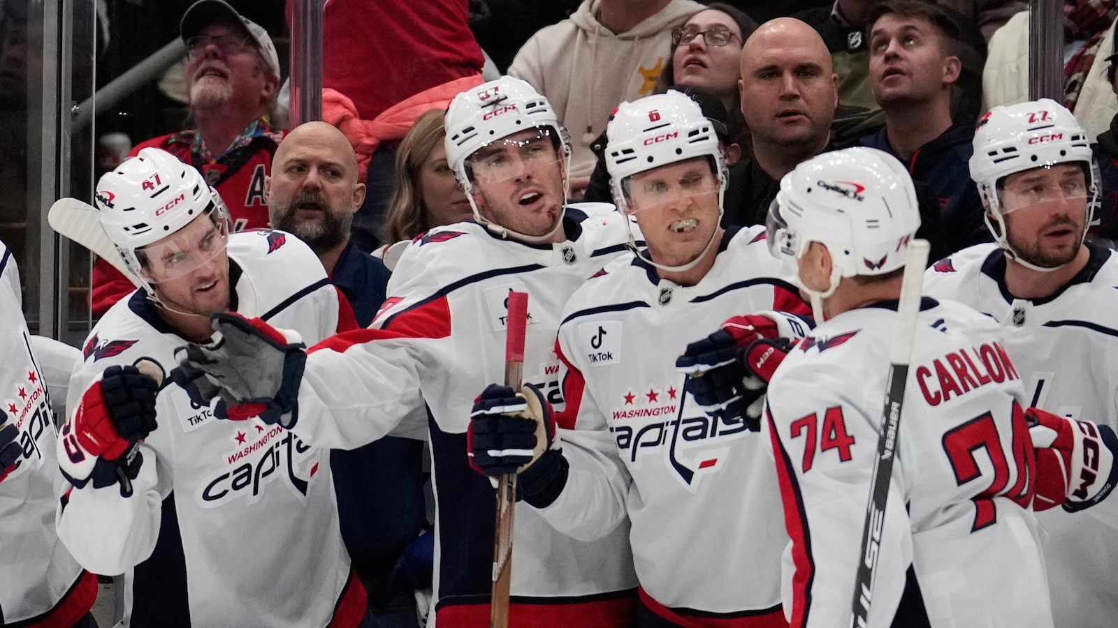 Ovechkin scores 899th goal as Capitals beat Blue Jackets 5-1 for 6th win in 7 games
