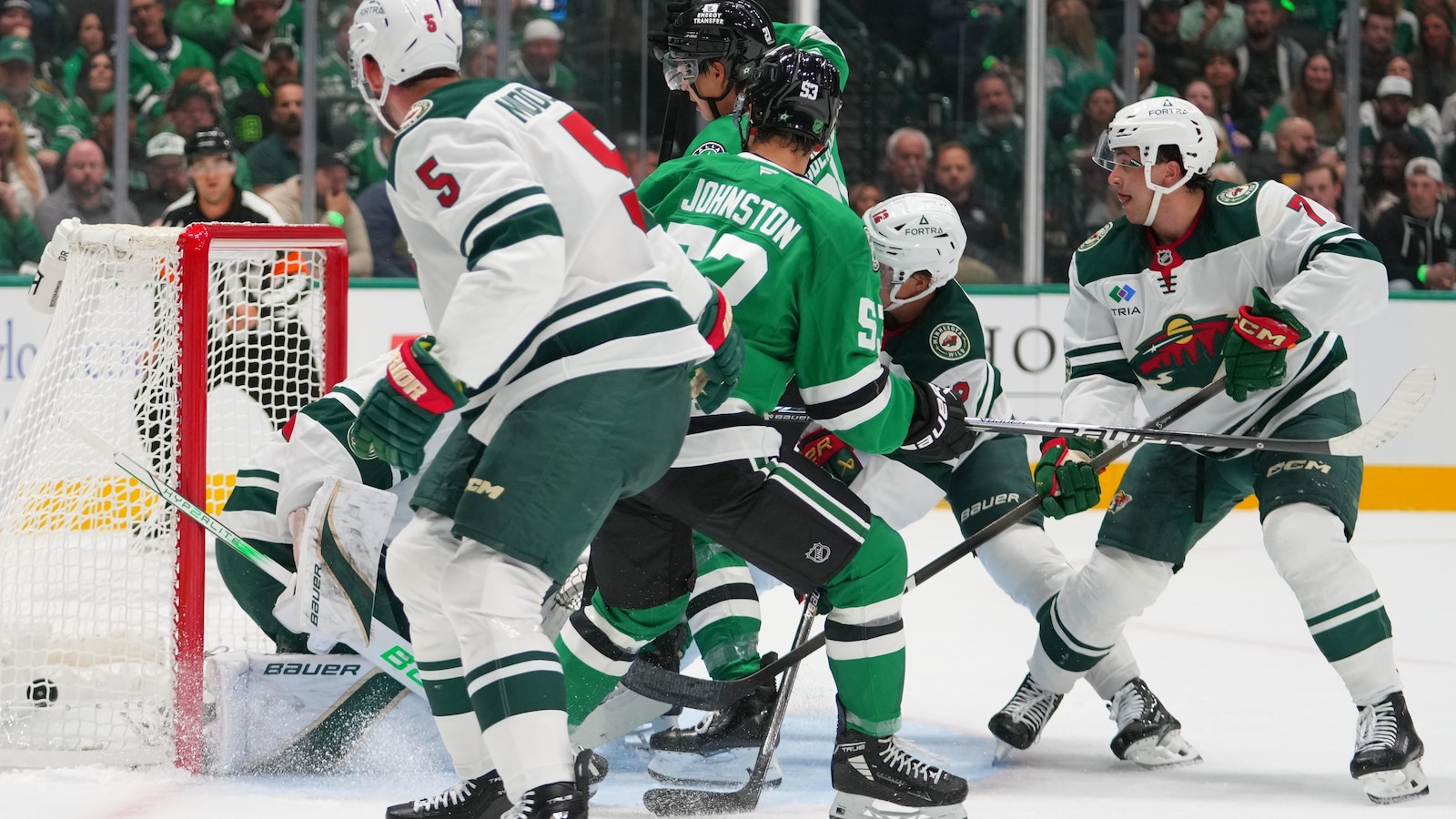 Stars 3-0 in coach Glen Gulutzan's return after 5-2 win over Wild in home opener