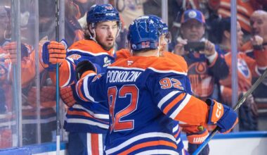Philp, Mangiapane score in 2nd period as Oilers beat Canucks 3-1