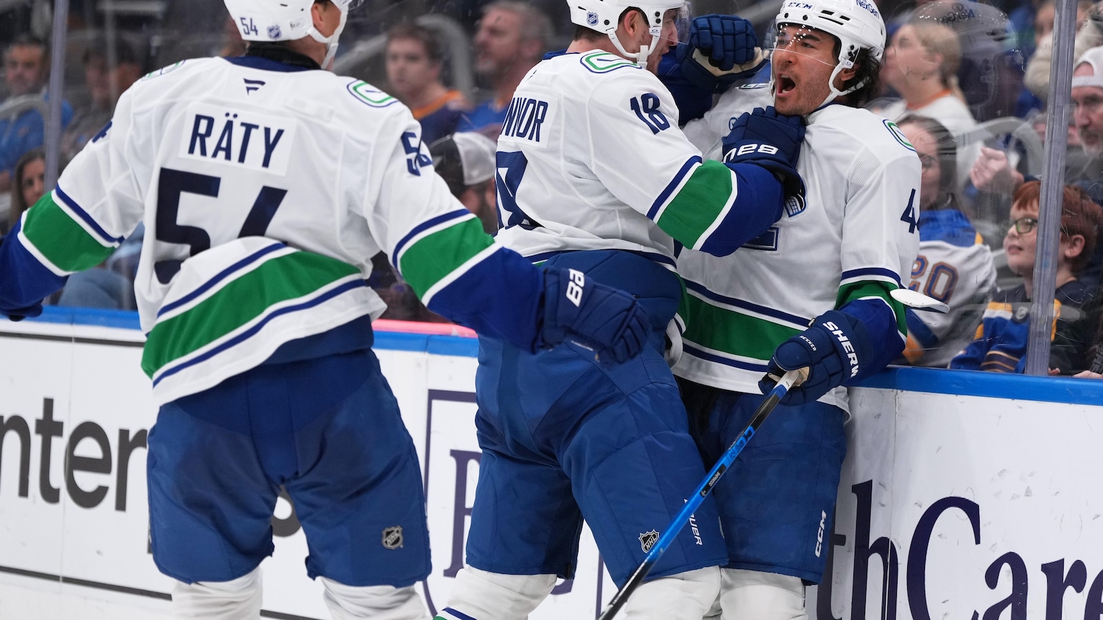 Sherwood has hat trick, DeBrusk scores in shootout as Canucks beat Blues 4-3