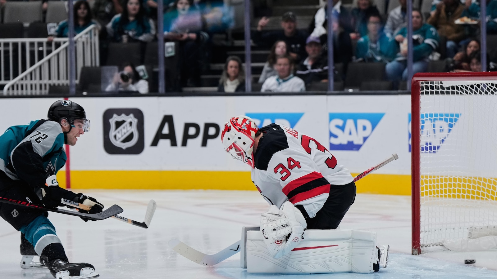 San Jose Sharks earn first home win of the season with 5-2 victory over New Jersey Devils