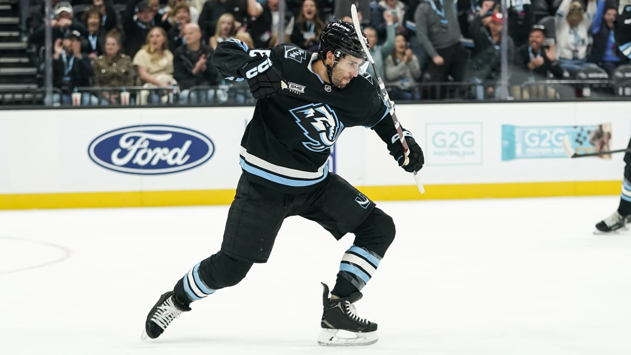 Schmaltz credits offseason workout changes for strong start with Mammoth