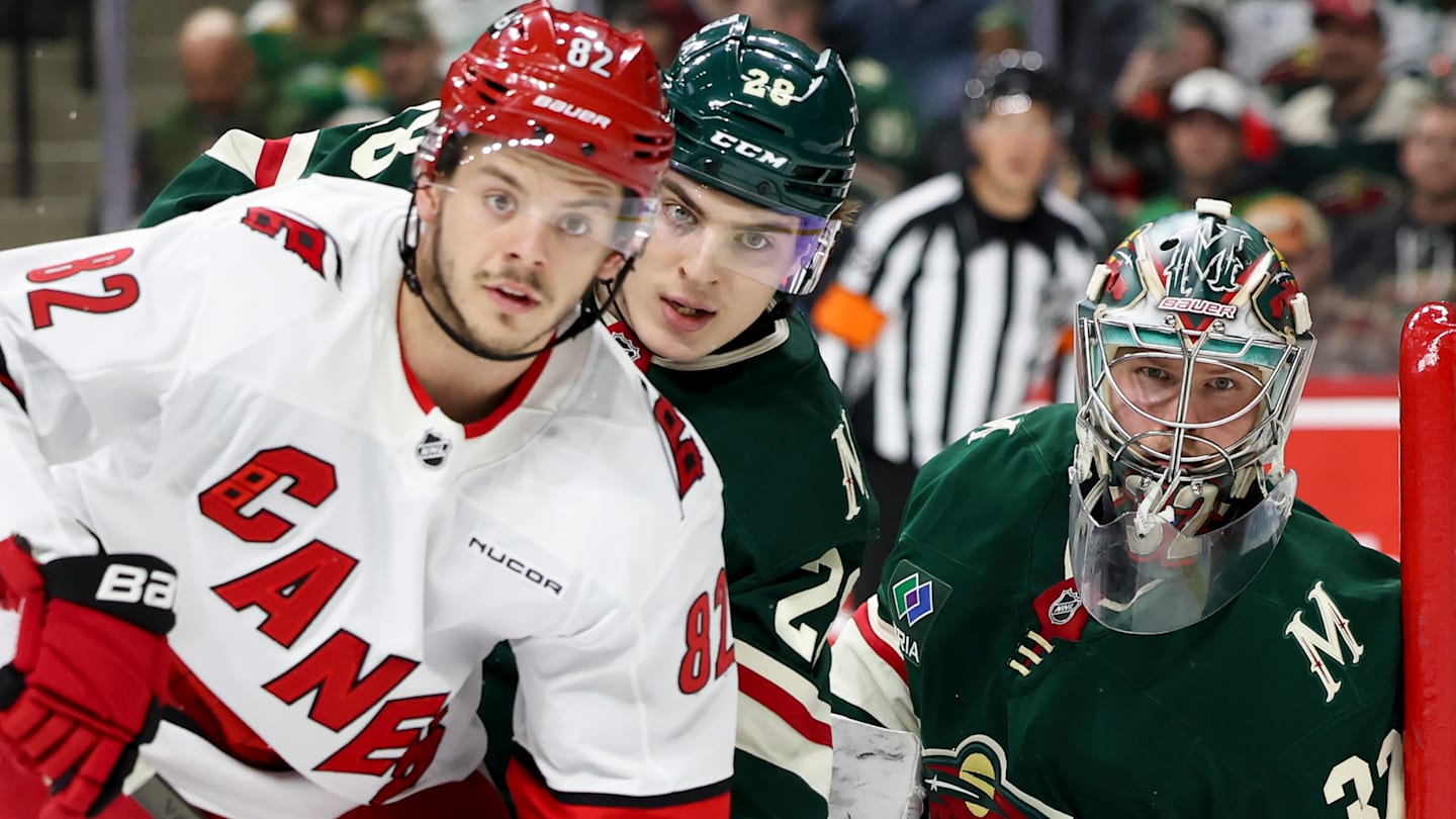 Carolina Hurricanes v Minnesota Wild