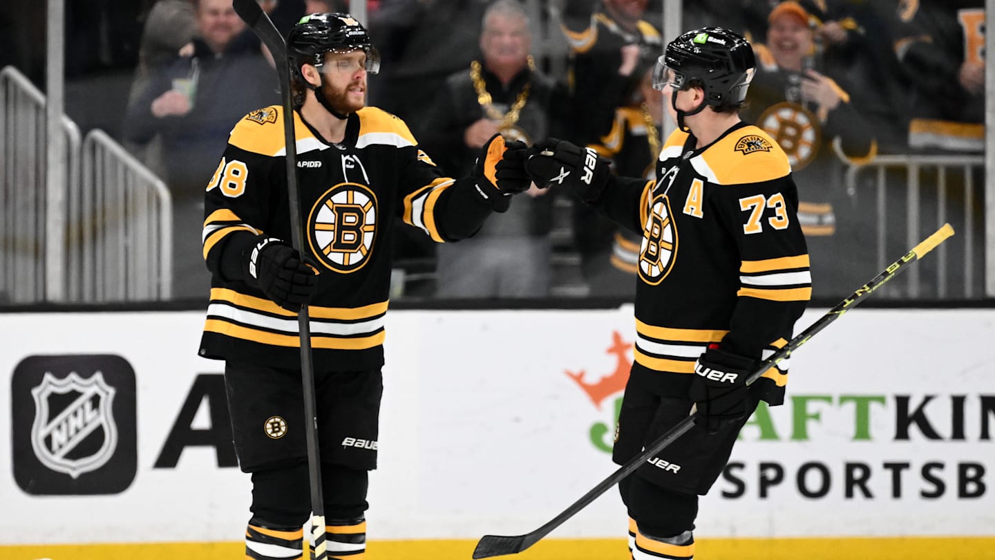 Boston Bruins Show New England Patriots Support Ahead of Boston Doubleheader