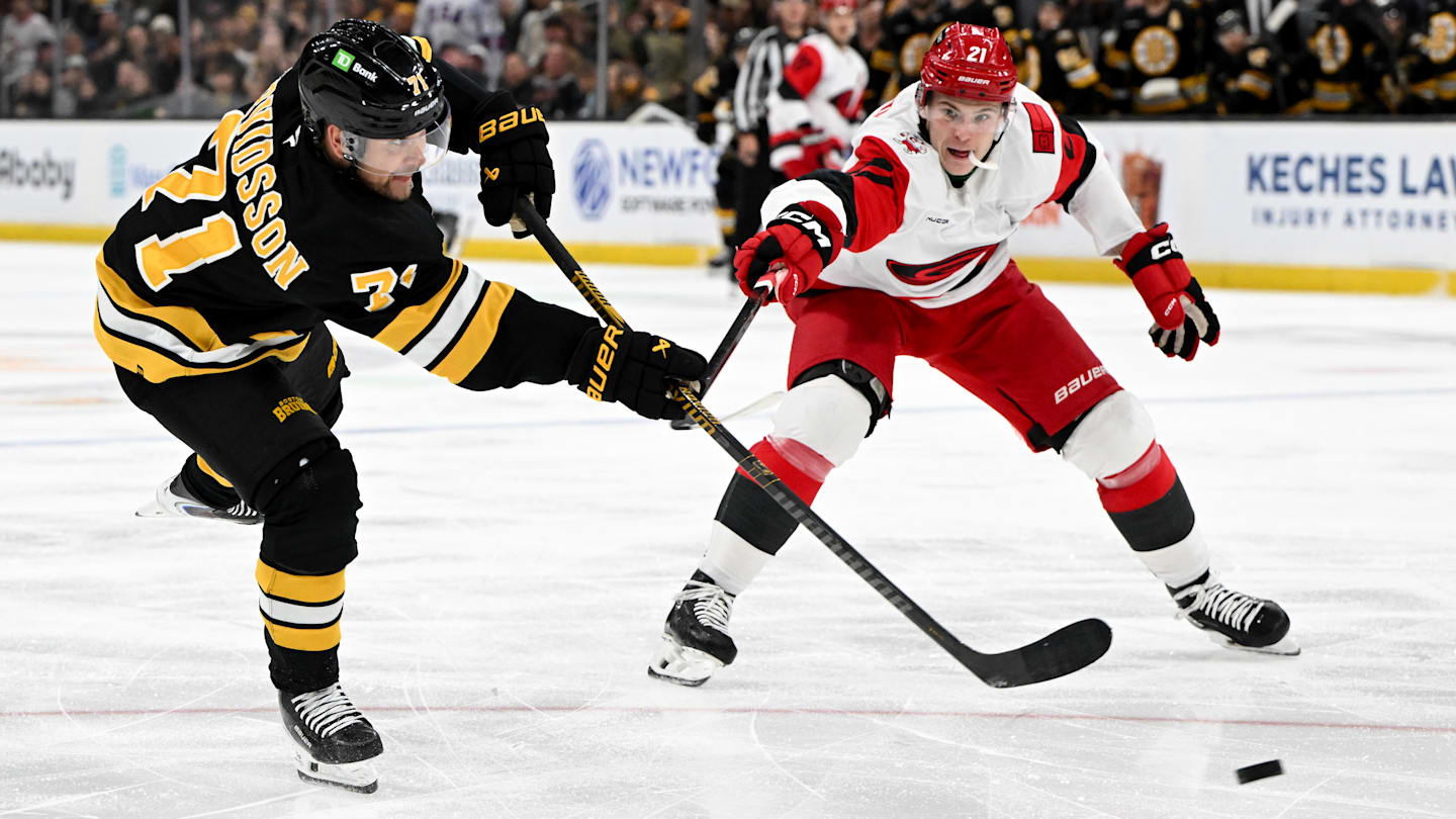 Carolina Hurricanes v Boston Bruins