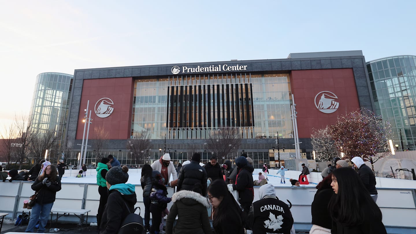 Carolina Hurricanes v New Jersey Devils