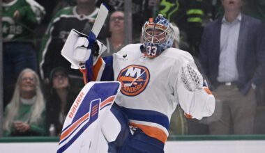 Nov 18, 2025; Dallas, Texas, USA; New York Islanders goaltender David Rittich (33) celebrates the Islanders victory over the Dallas Stars at the American Airlines Center. Mandatory Credit: Jerome Miron-Imagn Images