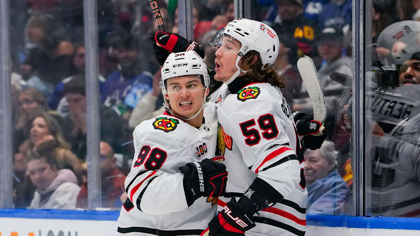 Chicago Blackhawks v Vancouver Canucks