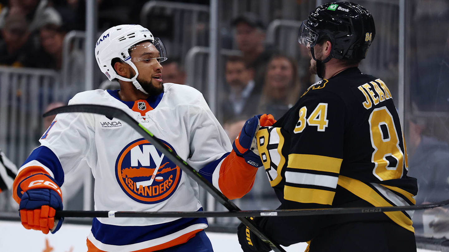 New York Islanders v Boston Bruins