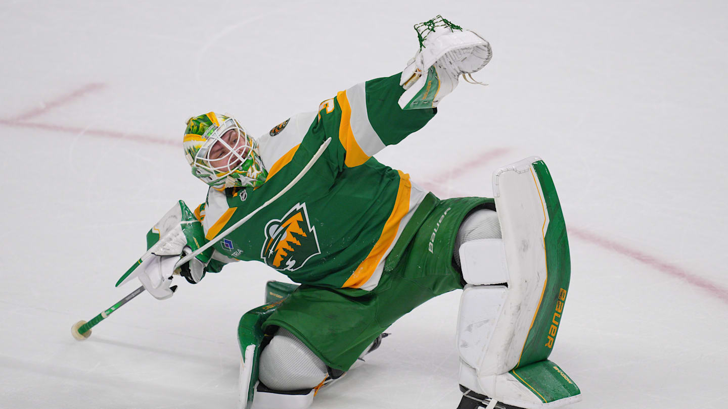 Carolina Hurricanes v Minnesota Wild