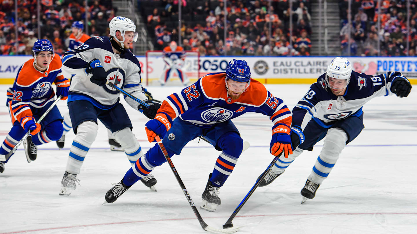 Winnipeg Jets v Edmonton Oilers