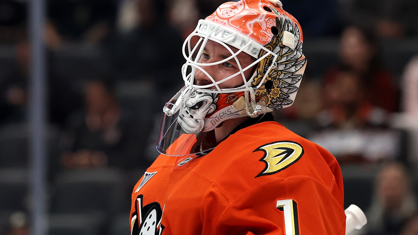 Winnipeg Jets v Anaheim Ducks