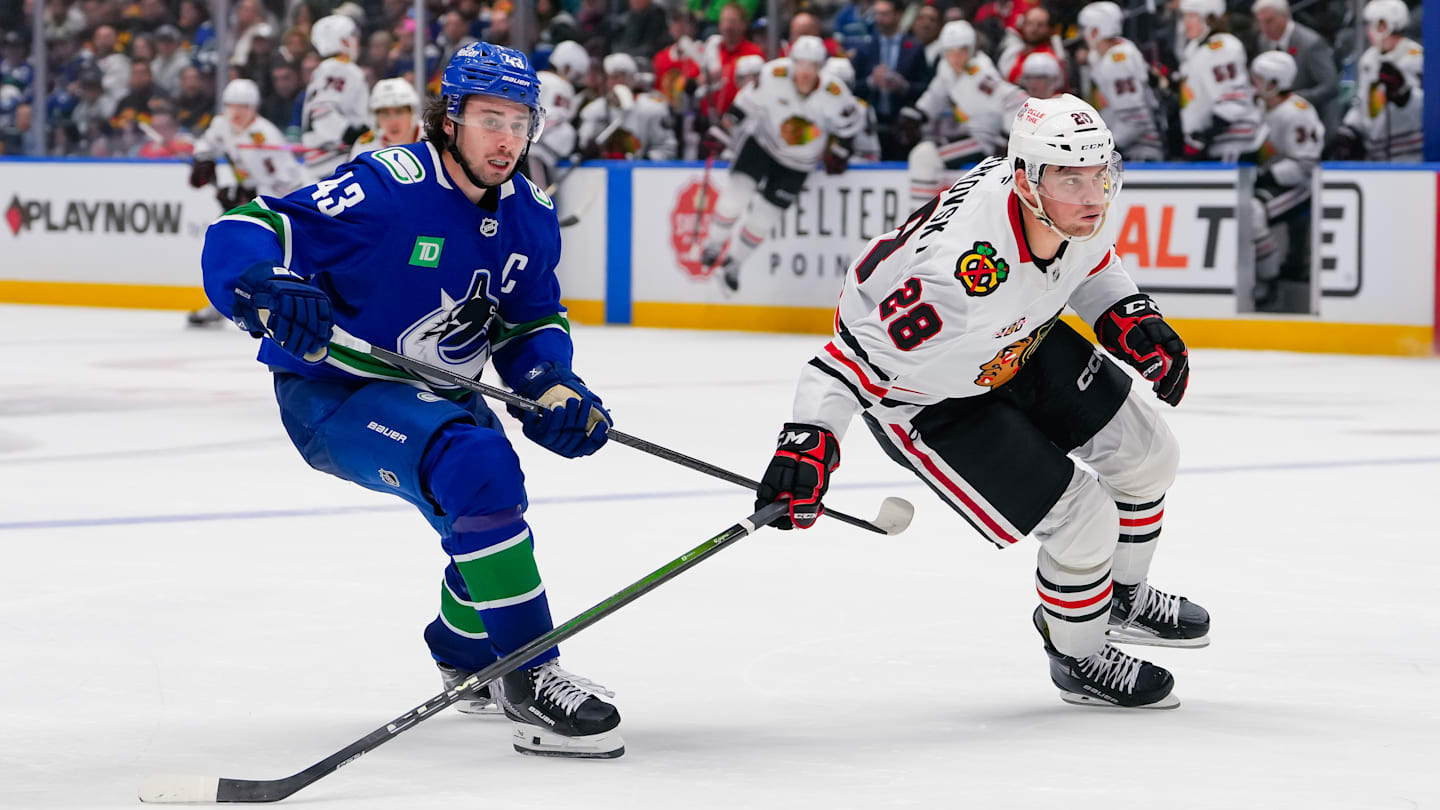 Chicago Blackhawks v Vancouver Canucks