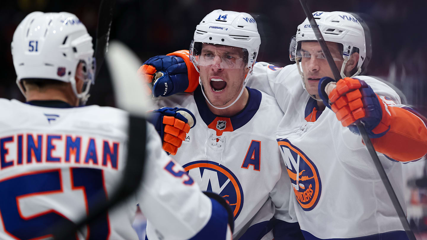 The New York Islanders got a huge win in the Bo Horvat trade.