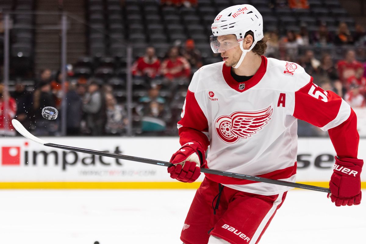 Detroit Red Wings D Moritz Seider (53) tosses the puck up during an NHL game against the Anaheim Ducks on Friday October 31, 2025 in Anaheim, California.