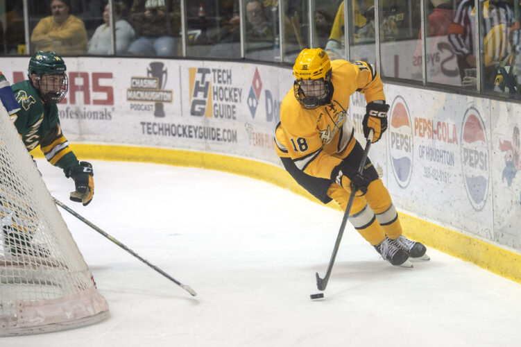 Huskies hockey hosts Beavers in battle of early conference leaders | News, Sports, Jobs