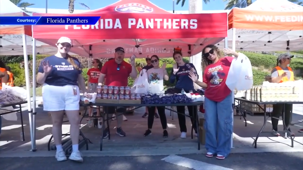 Florida Panthers host food drive, provide Thanksgiving meals to hundreds of families across Broward - WSVN 7News | Miami News, Weather, Sports