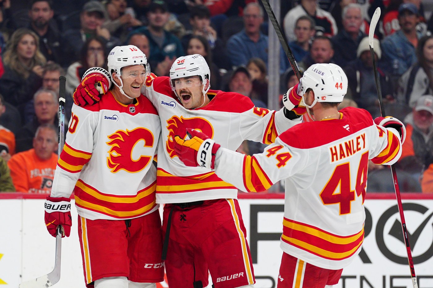 NHL roundup: Flames edge Flyers 2-1 behind Huberdeau’s pair of goals | NanaimoNewsNOW