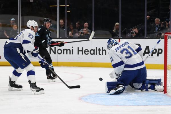 Lightning tame Mammoth, open trip with 5th straight win