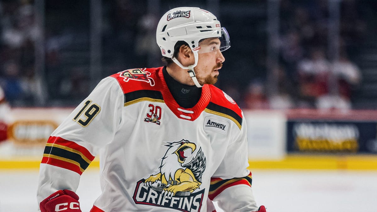 Griffins' Leonard leads AHL in goals; Spartans remain No. 1