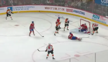 Heated Scene Breaks Out in the Stands During Canadiens-Flyers Game at the Bell Centre