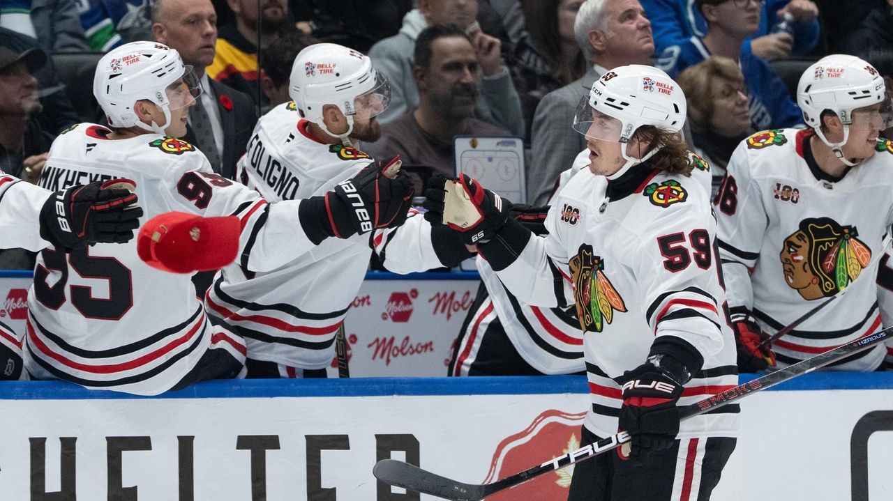 Bertuzzi's third-period hat trick leads Blackhawks past Canucks 5-2