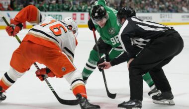 Stars face Ducks on FOX 4