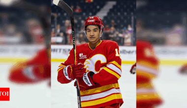 NHL Injury Update: Calgary Flames rookie Zayne Parekh injured in game against Chicago Blackhawks | NHL News