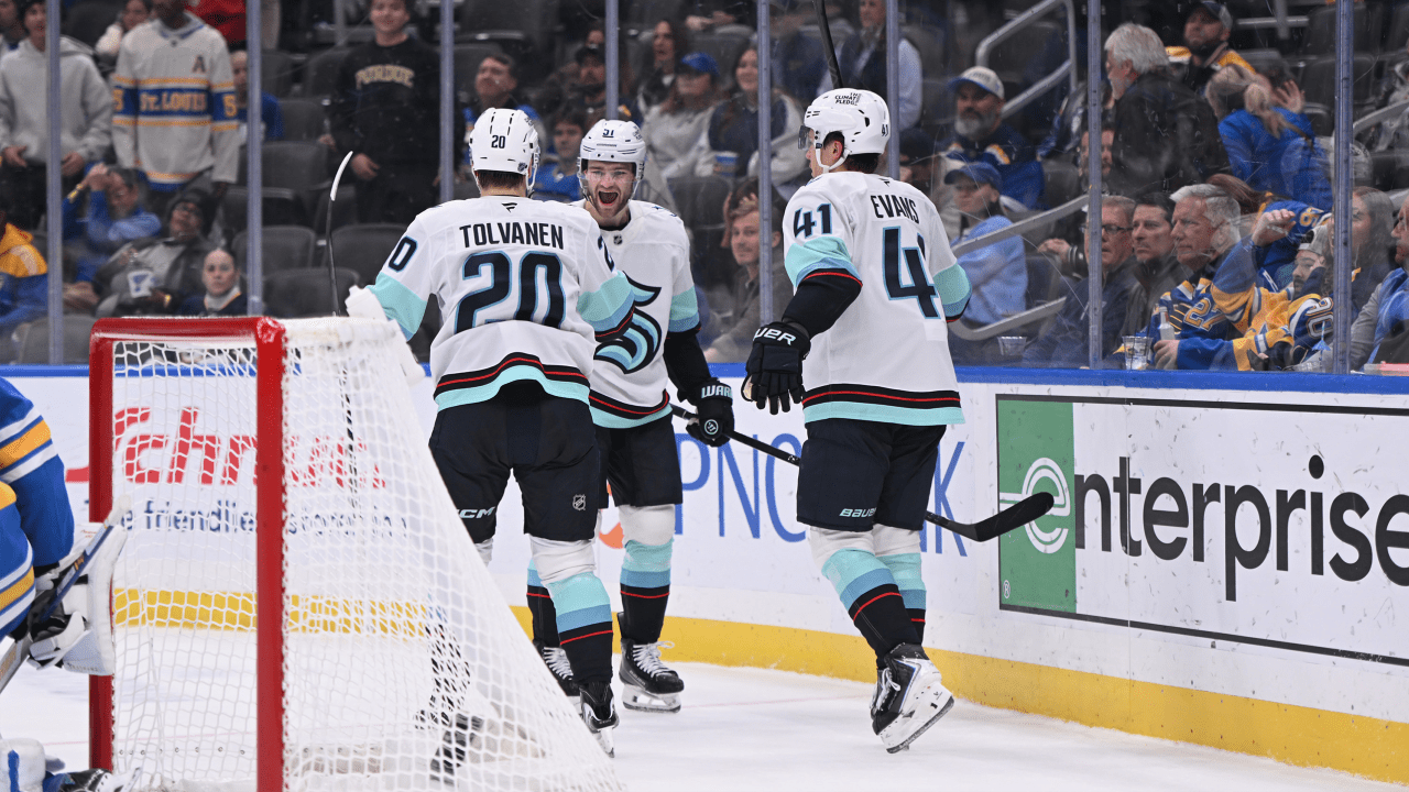 Wright scores in OT, Kraken rally to defeat Blues