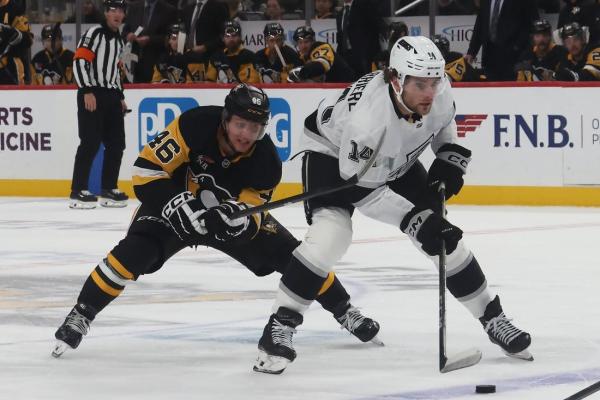 Kings continue road winning ways with third-period surge past Penguins