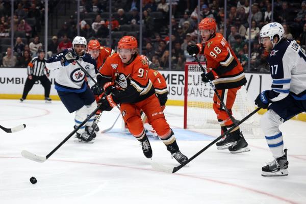 Leo Carlsson, Beckett Sennecke score twice to carry Ducks past Jets