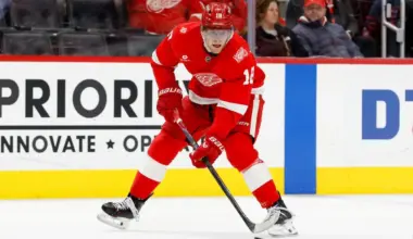 Red Wings insider reveals Steve Yzerman's dangling two veterans on the trade market