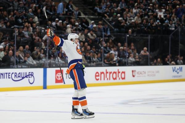 NHL roundup: Isles’ Matthew Schaefer makes history with OT winner