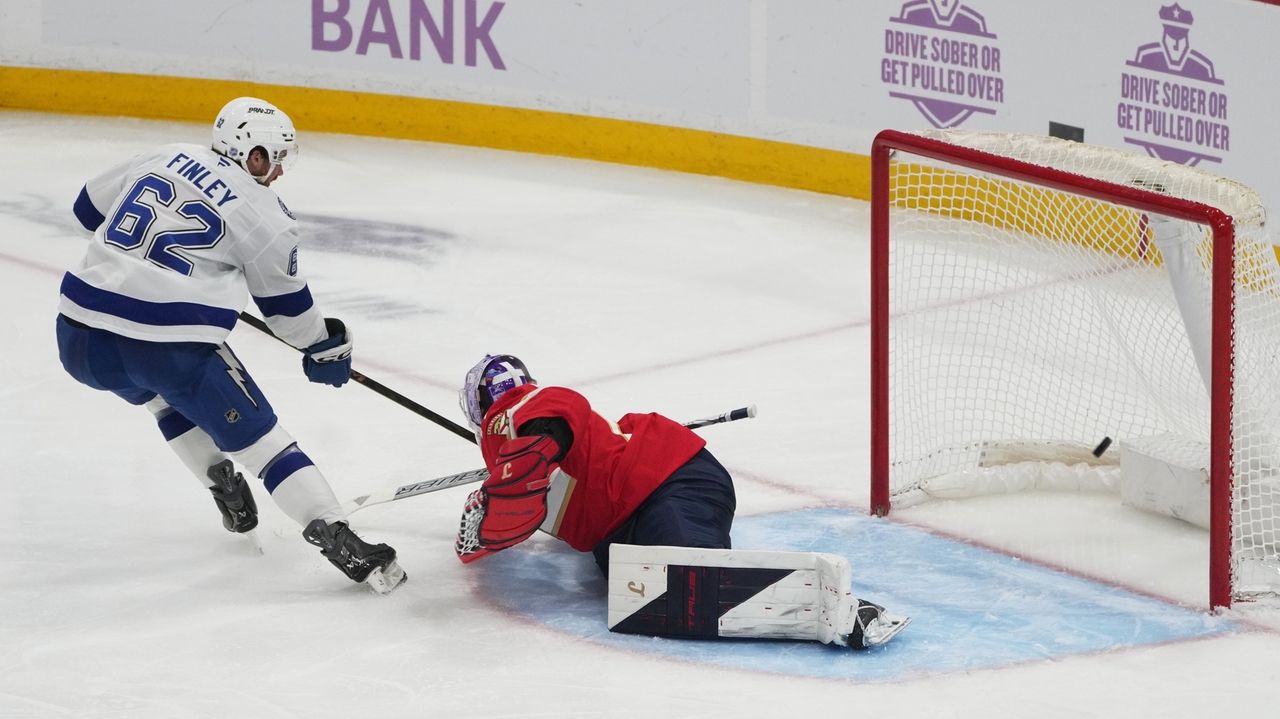 Jack Finley scores 1st NHL goal to help the Lightning beat the Panthers 3-1