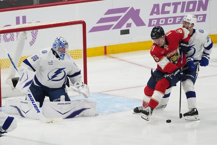 Jack Finley scores 1st NHL goal to help the Lightning beat the Panthers 3-1