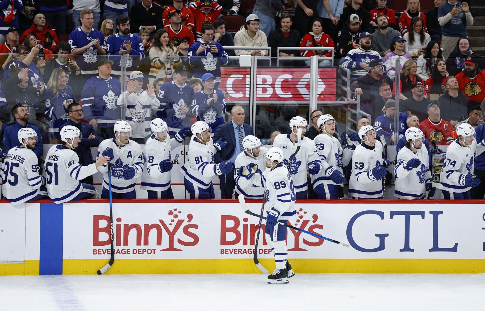 Colton Dach scores decider as Blackhawks edge past Maple Leafs - The Rink Live