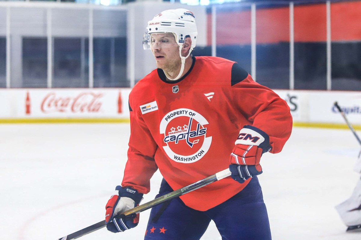 John Carlson participates in Capitals optional practice after missing game against Devils with upper-body injury