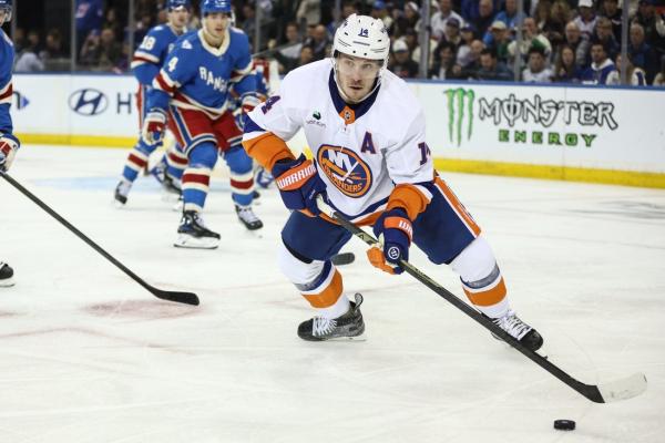 Confident squads acquaint in Dallas as Islanders face Stars