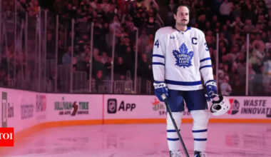 Auston Matthews' return is in doubt as Leafs' coach reveals discouraging signs about lingering lower-body injury | NHL News