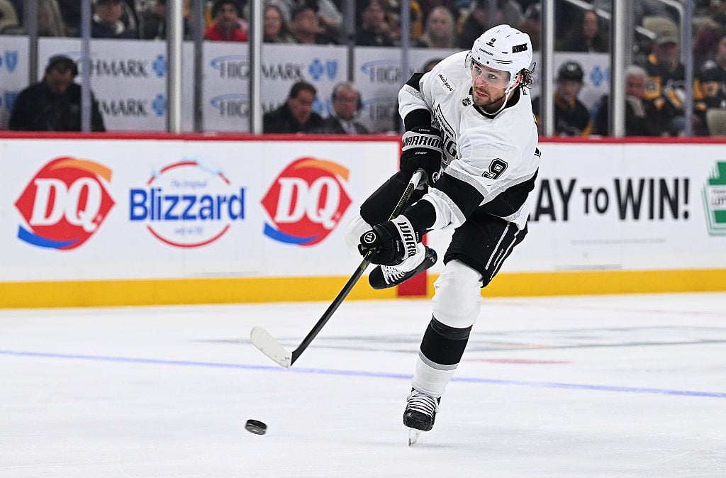 Celebrity Net Worth logo