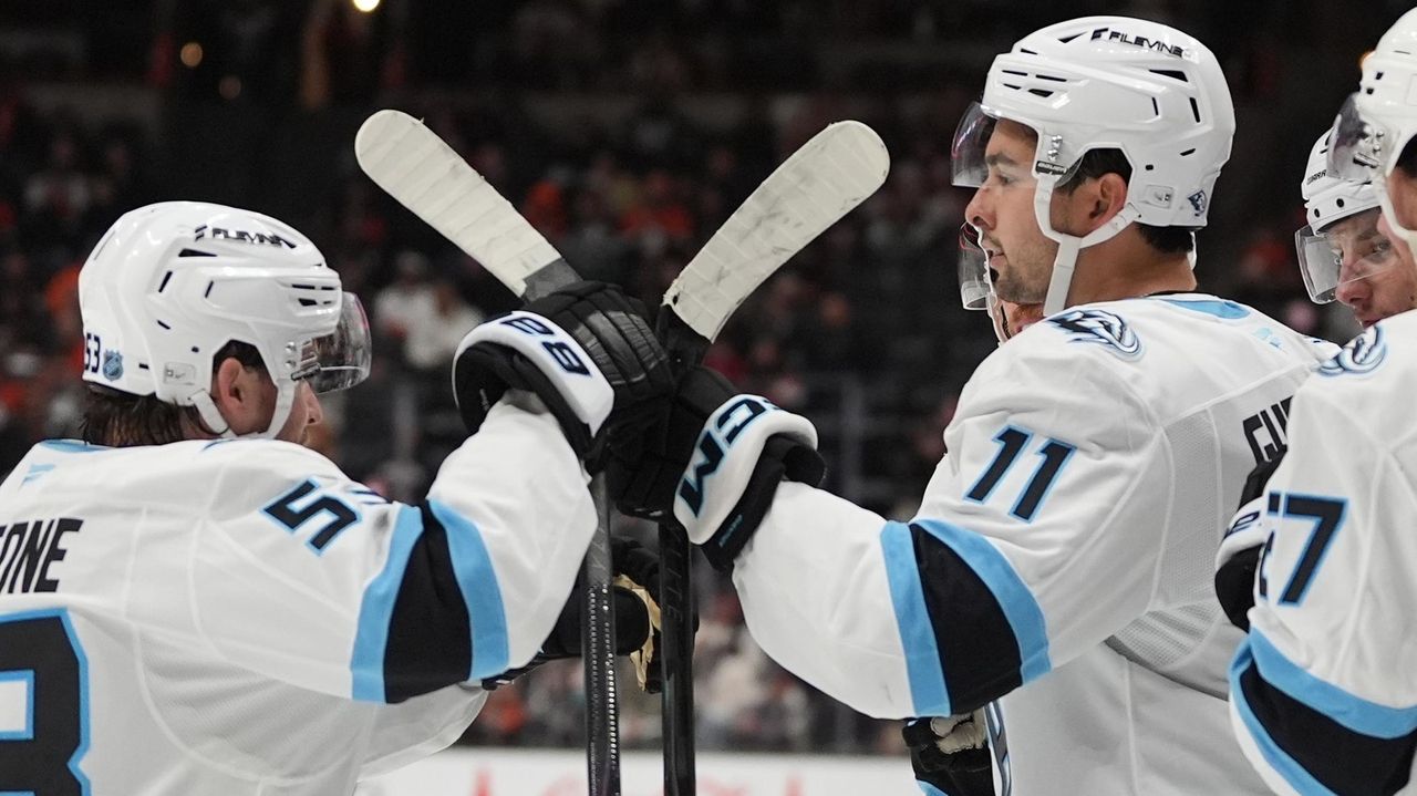 Olen Zellweger scores OT winner after Troy Terry's last-gasp tying goal in Ducks' 3-2 win over Utah