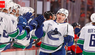 Is Drew O’Connor playing against the Dallas Stars tonight? Latest update on Vancouver Canucks forward for November 20 | NHL News
