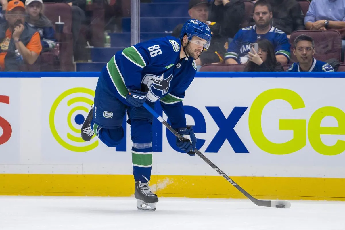 Former Vancouver Canucks Defenseman Finally Finds New Home After Suddenly Becoming a UFA