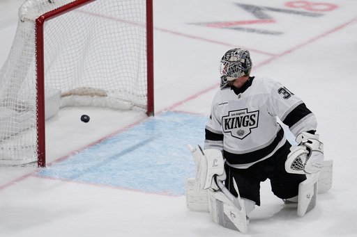 Los Angeles Kings goaltender Anton Forsberg (31) watches the puck get past him for a goal by San Jose Sharks center Philipp Kurashev during the second period of an NHL hockey game, Thursday, Nov. 20, 2025, in San Jose, Calif. (AP Photo/Godofredo A. V&aacute;squez)
