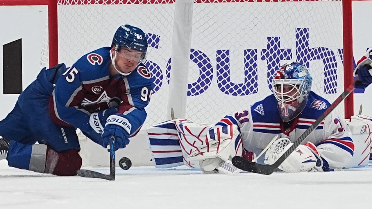 Rangers tie Avalanche midway through third period, give up go-ahead goal 30 seconds later in loss