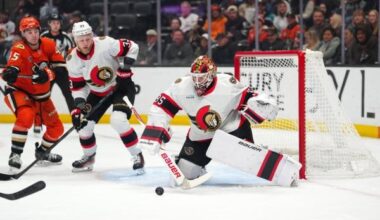 Senators score late to hand Ducks rare home loss